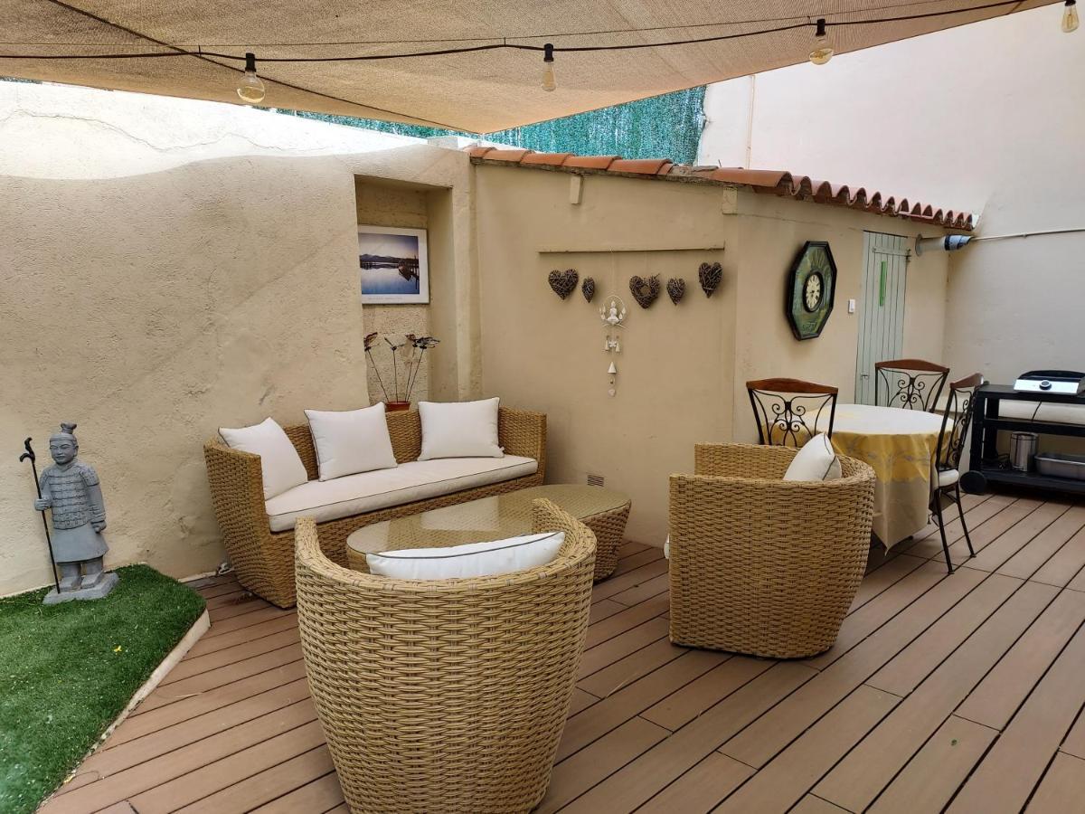 Rez-de-chaussée privatif spacieux 3* d'une villa centre ville Hyères Extérieur photo
